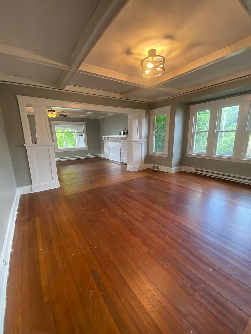 5 Bedroom House — Photo 4