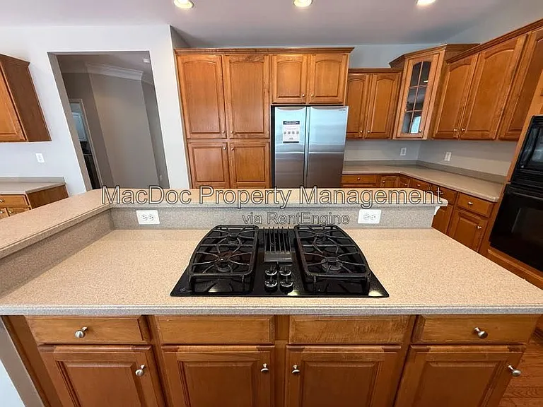 1404 Graham Dr — Photo 24