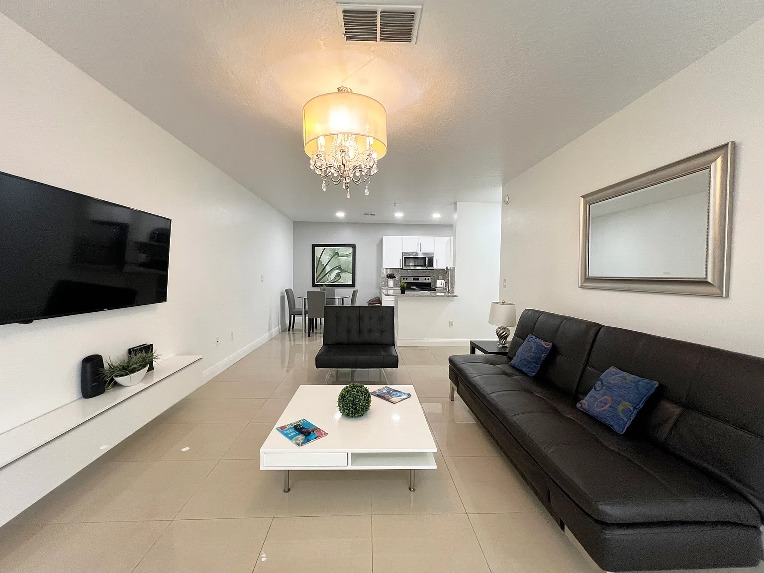 1 bed, 730 sqft, $2,700 — Photo 2