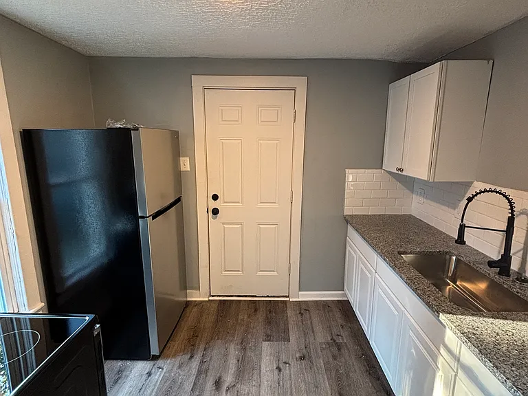 621 Creedmore Ave — Photo 10