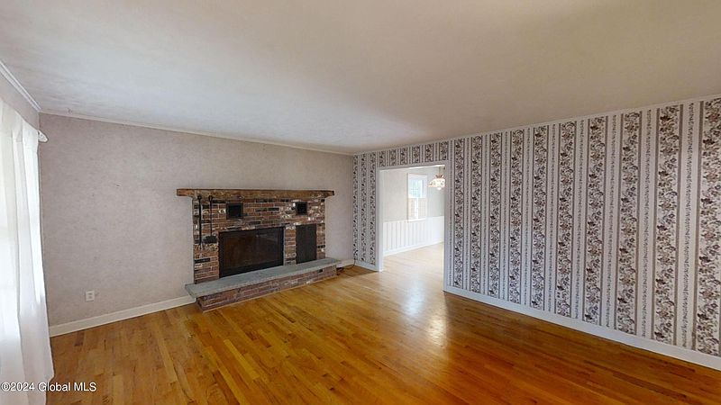4th image of 2041 Hoover Road
