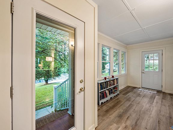5th image of 124 Allenwood Dr