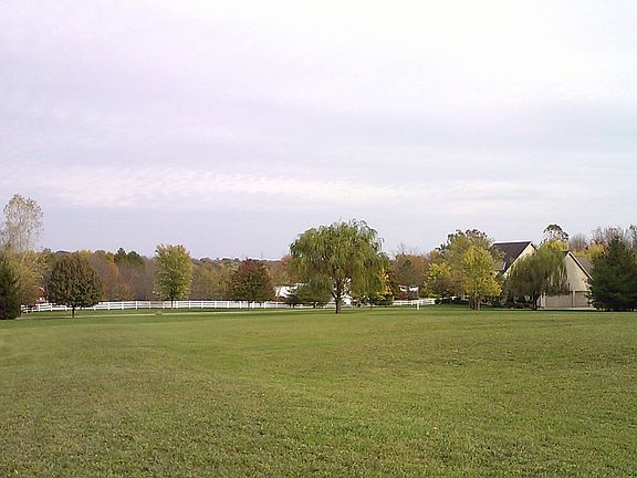 2nd image of 1693 Hardin Ln