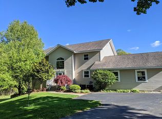 1077 Frontier Ln, Allegan, MI 49010