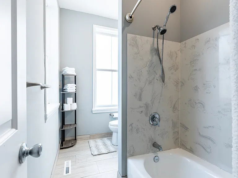 Isabella St — Photo 12