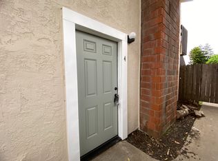 112 N M St APT 4, Lompoc, CA 93436