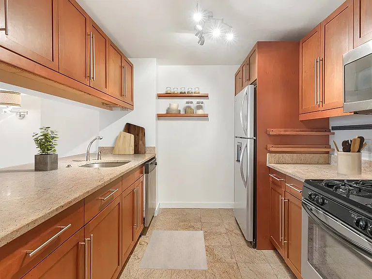380 Lenox Ave #5A — Photo 3