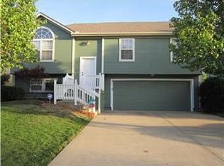 219 NW 112th St, Kansas City, MO 64155