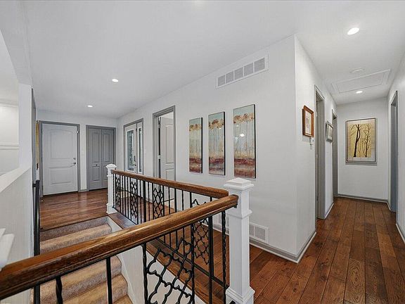 5th image of 2437 E Lake Shore Dr