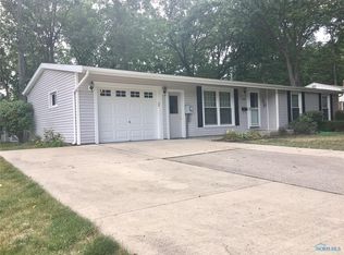 119 Crestwood Dr, Swanton, OH 43558