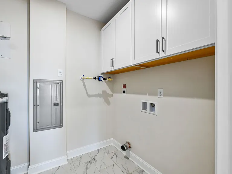 5233 Highpointe Lakes Dr #401 — Photo 18