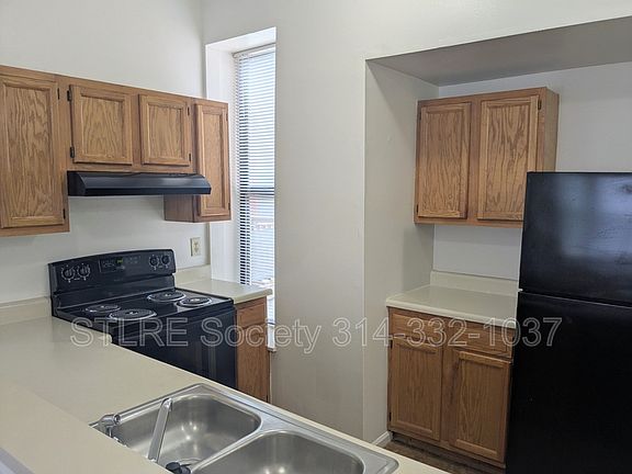 2nd image of 2707 Russell Blvd APT C