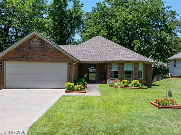 413 N 15th St, Van Buren, AR 72956