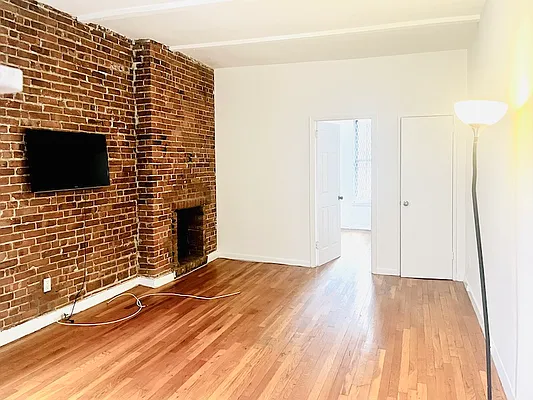 Rented by CitySites Real Estate Group | media 6