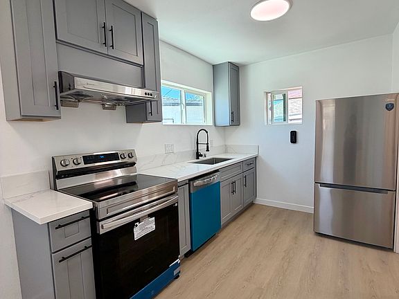 5th image of 369 E Floral Dr #A