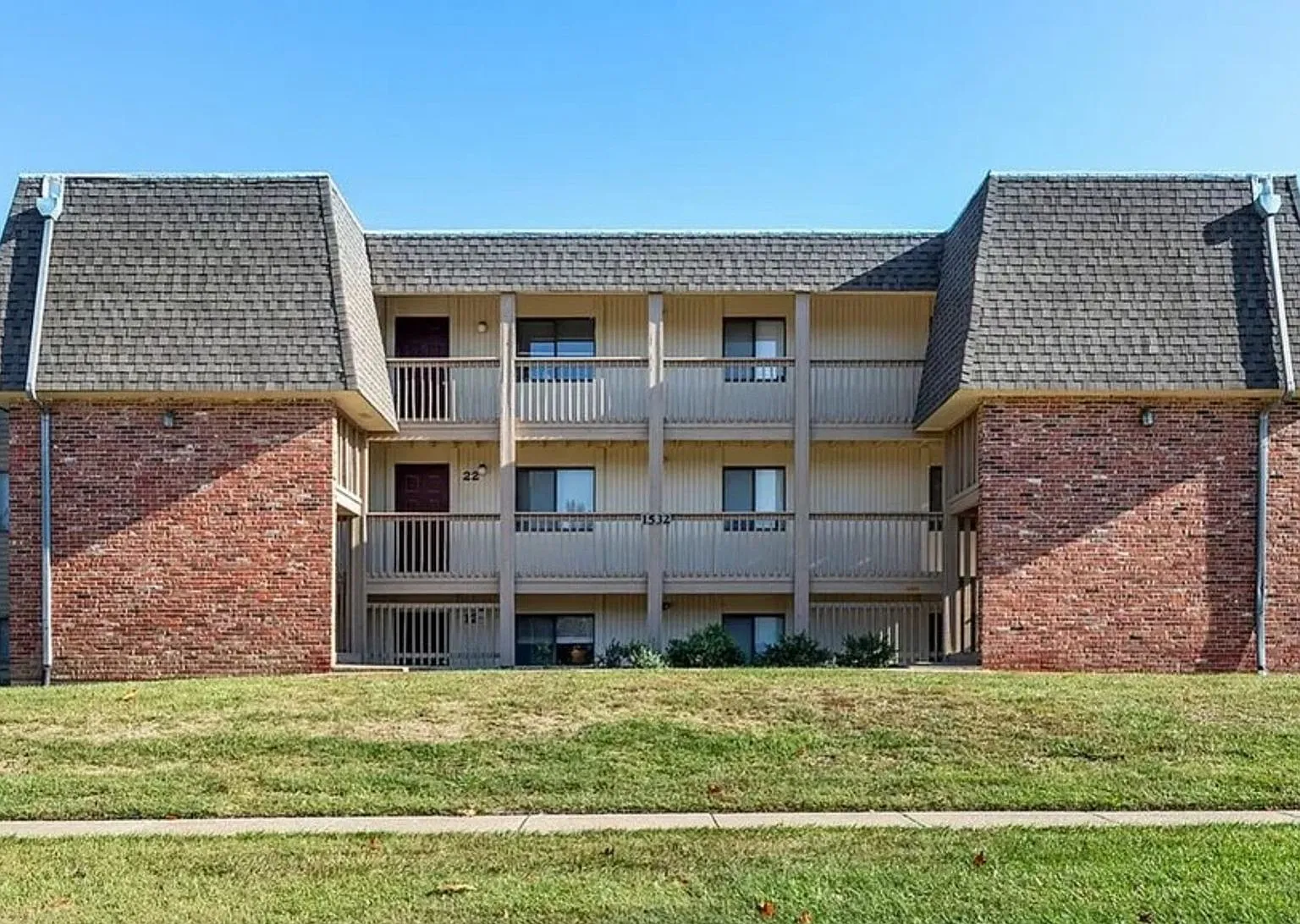 Hillsdale Apartments — Photo 4