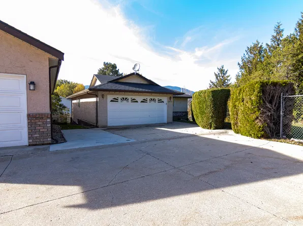 2455 5th Ave NE, Salmon Arm, BC V1E 1Y9