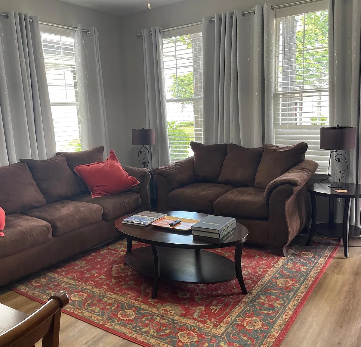 3 bed, 3.5 bath, 1360 sqft, $2,500 — Photo 1