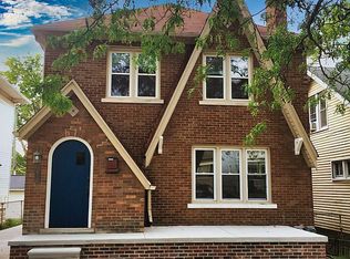 2412 4th St, Trenton, MI 48183