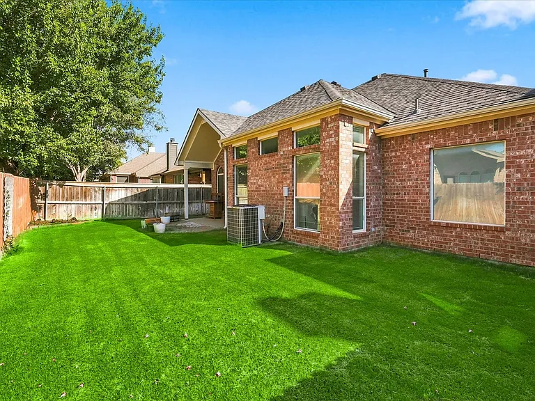 2812 Thorncreek Ln — Photo 21
