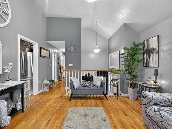 4th image of 215 North Ave