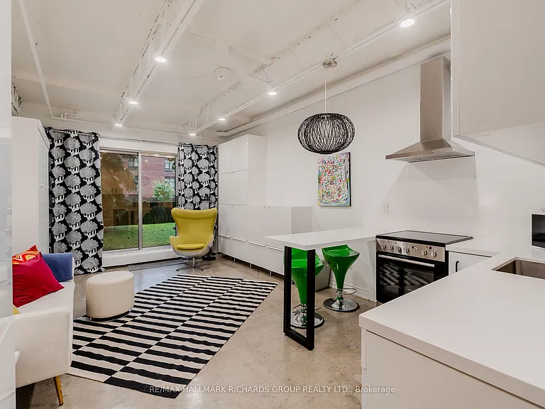 123 Woodbine Ave #121 — Photo 1