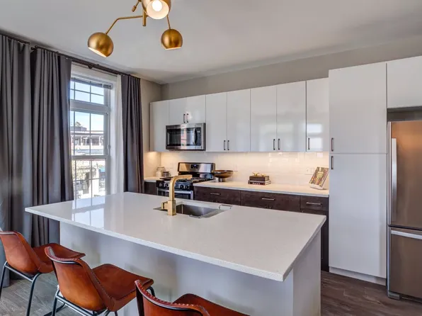 121 Trapelo Rd #1, Belmont, MA 02478