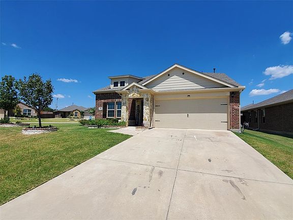 2nd image of 1910 Meadow Crest Dr