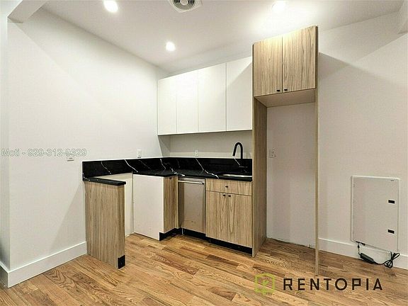 4th image of 61 Montrose Ave #2H