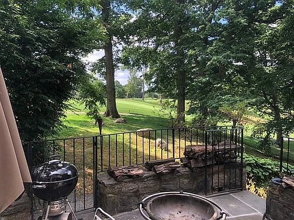 5th image of 11 Chelsea Dr