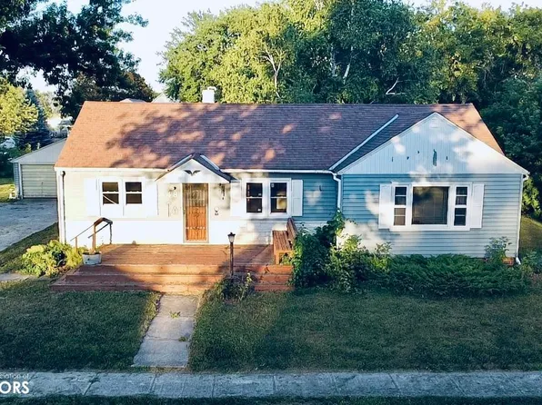 448 Dieckman St NE, Titonka, IA 50480