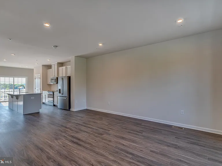 124 Bishop Way — Photo 6