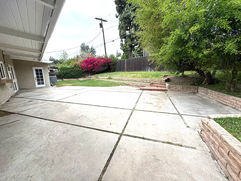 16817 Liggett St — Photo 14