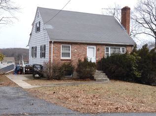 15 Oak Rd, Marlborough, MA 01752