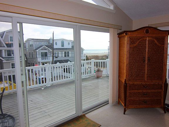 3rd image of 7610 Pleasure Ave S #B