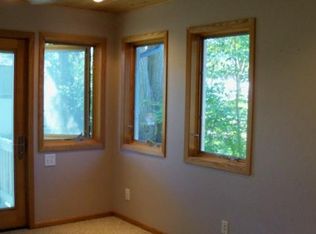 1206 W 9th St, Cedar Falls, IA 50613