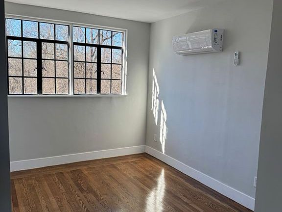 4th image of 700 Chalfonte Pl APT 8