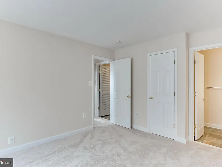 1008 Hampton St — Photo 17