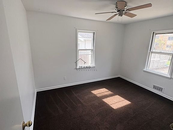 5th image of 335 S 22nd Pl
