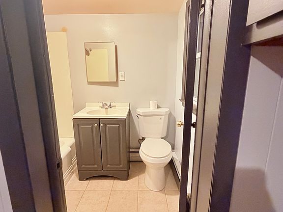 5th image of 47 Gilbert St #2