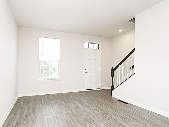 2nd image of 2083 Elm Tree Ct
