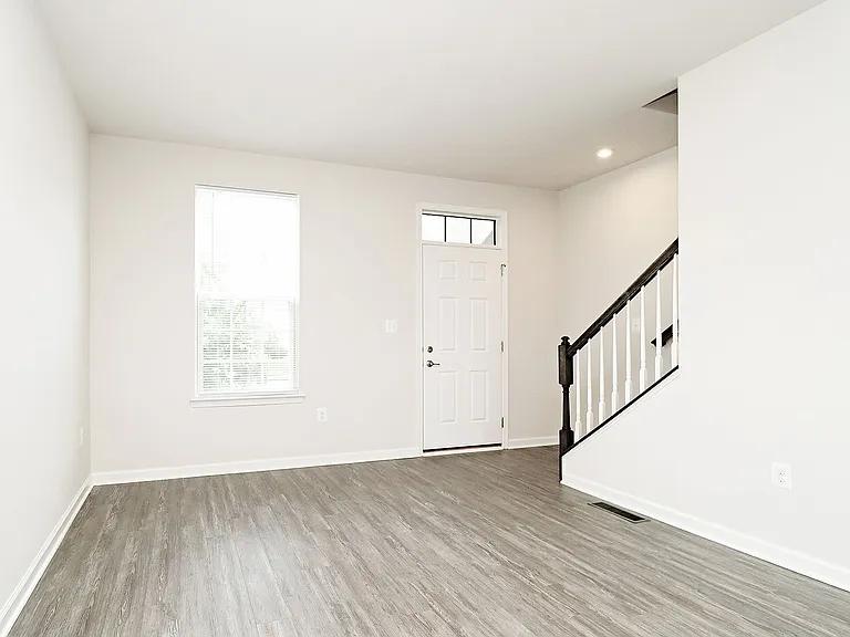 2083 Elm Tree Ct — Photo 2