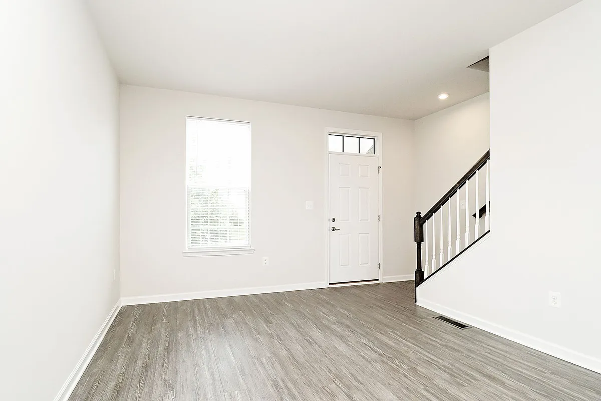 Building Photo - 2083 Elm Tree Ct