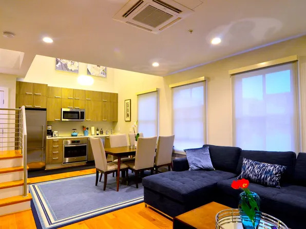 1072 Thomas Jefferson St NW, Washington, DC