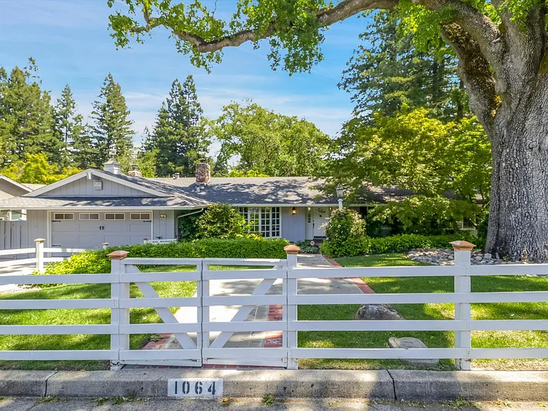 1064 Westridge Ave — Photo 1