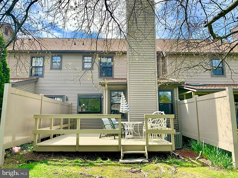 305 Marten Rd — Photo 28