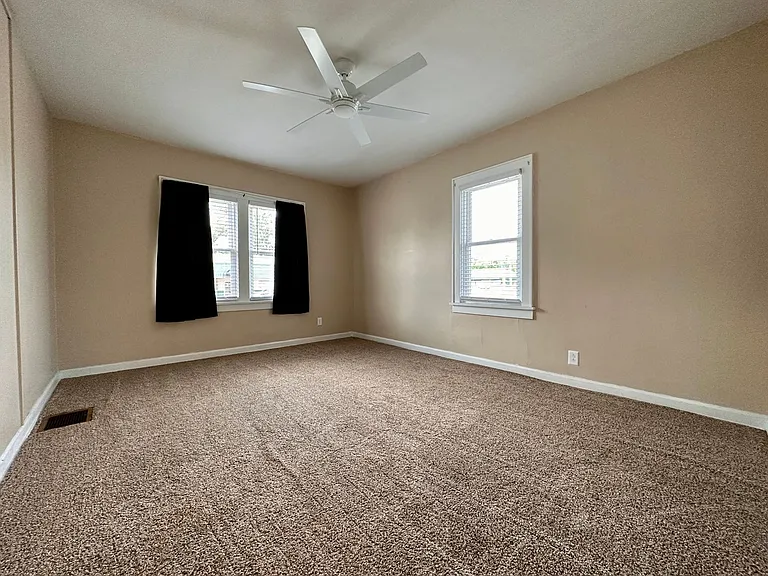 2510 College Ave — Photo 9