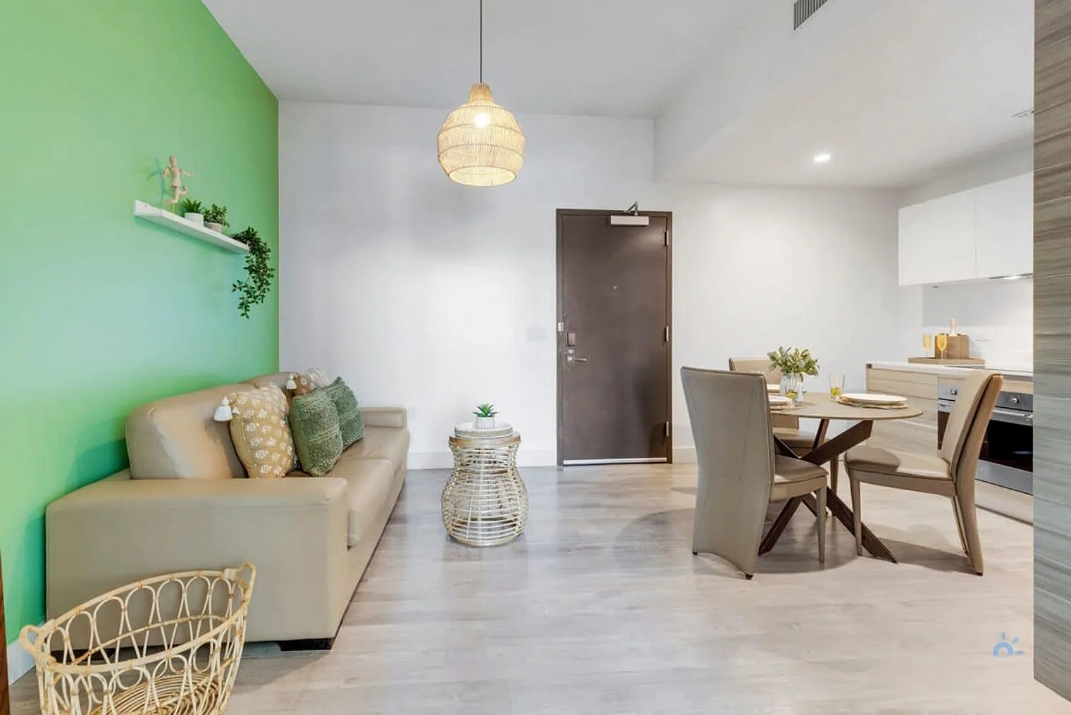 1 bed, 1.0 bath, 699 sqft, $3,795 — Photo 2