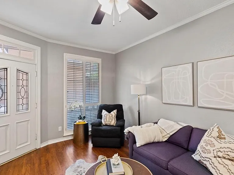 6318 Richmond Ave — Photo 6