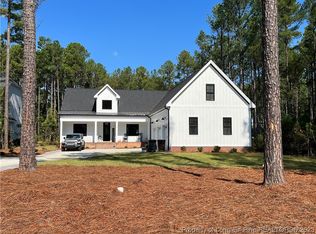 75 Roslyn Way, Spring Lake, NC 28390